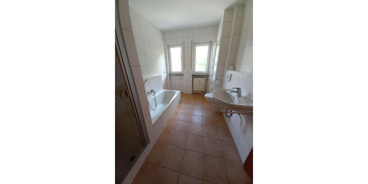 Etagenwohnung Hof Altstadt - 3 Zimmer, 100 m&sup2;, 890&euro; | Angebot:25257305