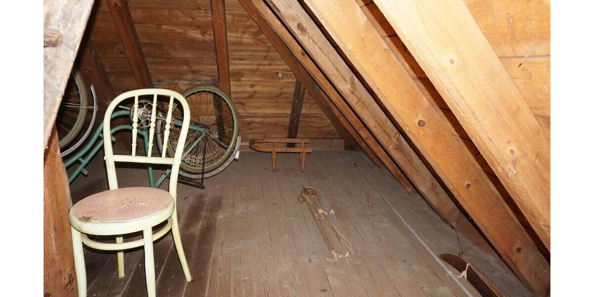 Mehrfamilienhaus, Wohnhaus Adorf - 8 Zimmer, 200 m&sup2;, 121.000&euro; | Angebot:25997740