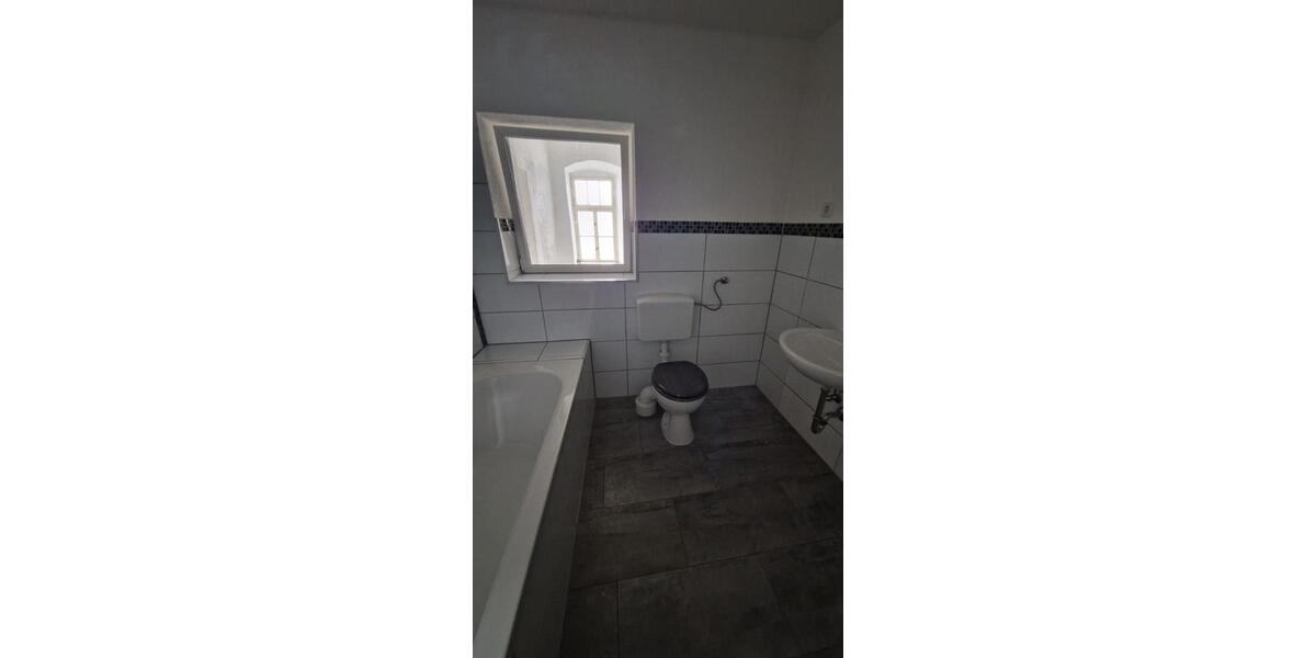 Etagenwohnung Lichtenberg - 3 Zimmer, 74 m&sup2;, 500&euro; | Angebot:25281016