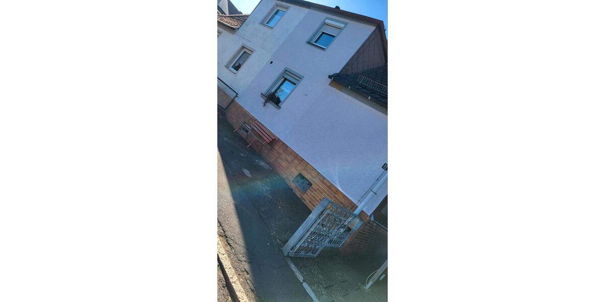 Doppelhaushälfte Röslau - 6 Zimmer, 135 m&sup2;, 95.000&euro; | Angebot:26060578