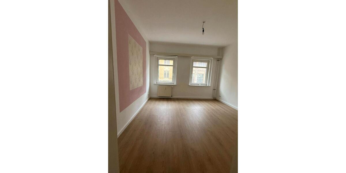 Etagenwohnung Plauen - 2 Zimmer, 68 m&sup2;, 408&euro; | Angebot:25572182