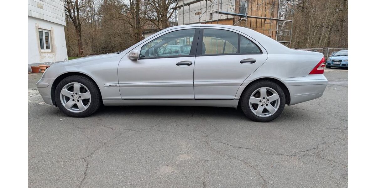 Mercedes-Benz C 200 79.500 km 5.950 &euro; Höchstädt 95186