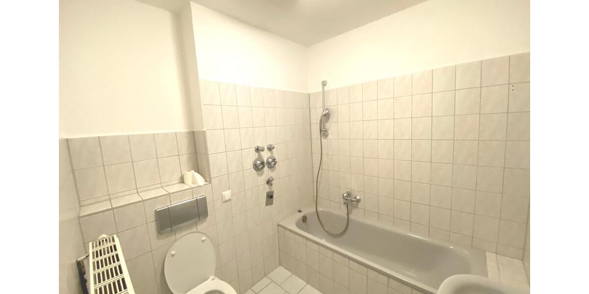 Etagenwohnung Plauen Alt Chrieschwitz - 3 Zimmer, 73 m&sup2;, 327&euro; | Angebot:9060663