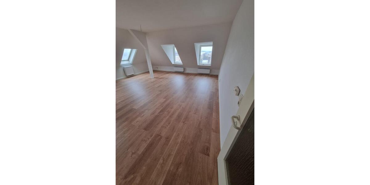 Dachgeschoßwohnung Plauen Bahnhofsvorstadt - 3.5 Zimmer, 143 m&sup2;, 527&euro; | Angebot:19254364