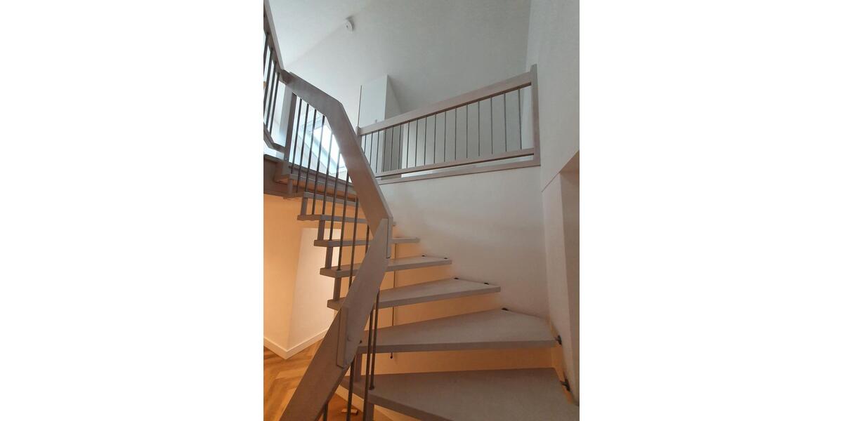 Etagenwohnung Plauen - 5 Zimmer, 163 m&sup2;, 1.250&euro; | Angebot:23390857