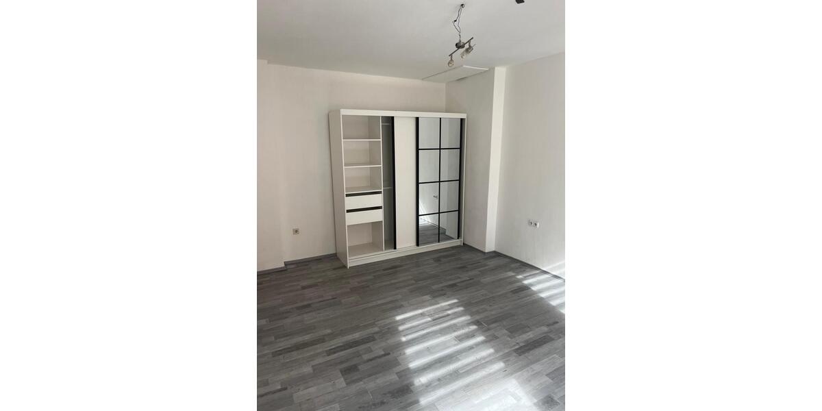 Etagenwohnung Hof Neuhof - 3 Zimmer, 70 m&sup2;, 560&euro; | Angebot:26013003