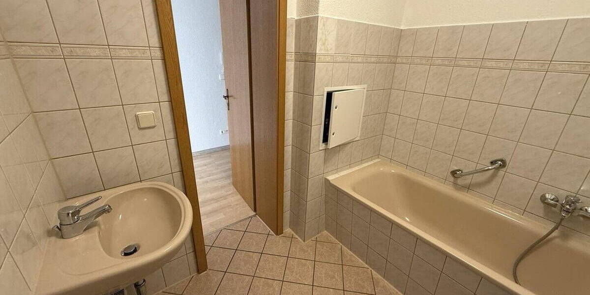 Etagenwohnung Plauen Haselbrunn - 3 Zimmer, 65 m&sup2;, 312&euro; | Angebot:26023400