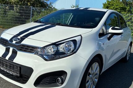 Kia Rio 114.000 km 2.999 &euro; Rehau 95111