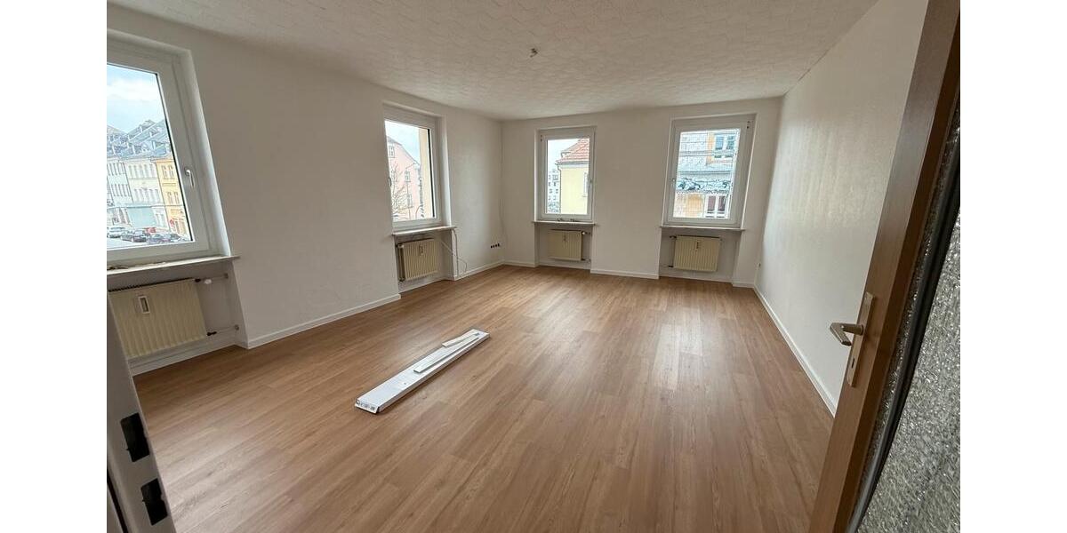 Etagenwohnung Hof Altstadt - 3 Zimmer, 73 m&sup2;, 380&euro; | Angebot:25872178