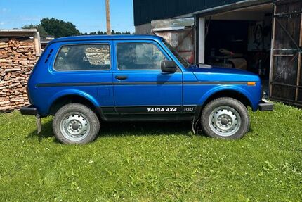 Lada Taiga 21.000 km 13.000 &euro; Rosenbach Vogtl.OT Rodau 08539