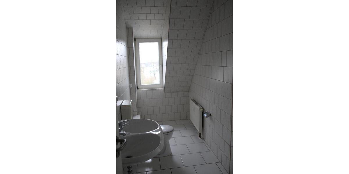 Dachgeschoßwohnung Plauen Bahnhofsvorstadt - 2.5 Zimmer, 82 m&sup2;, 315&euro; | Angebot:21228357