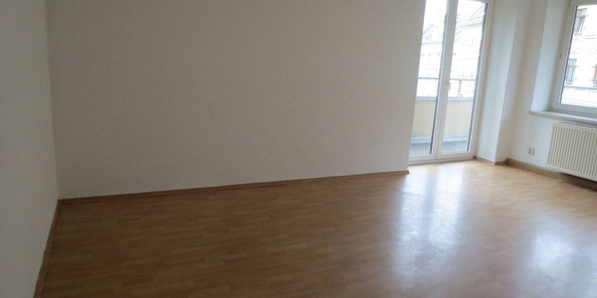 Etagenwohnung Plauen Stadtmitte - 3 Zimmer, 93 m&sup2;, 420&euro; | Angebot:25687458