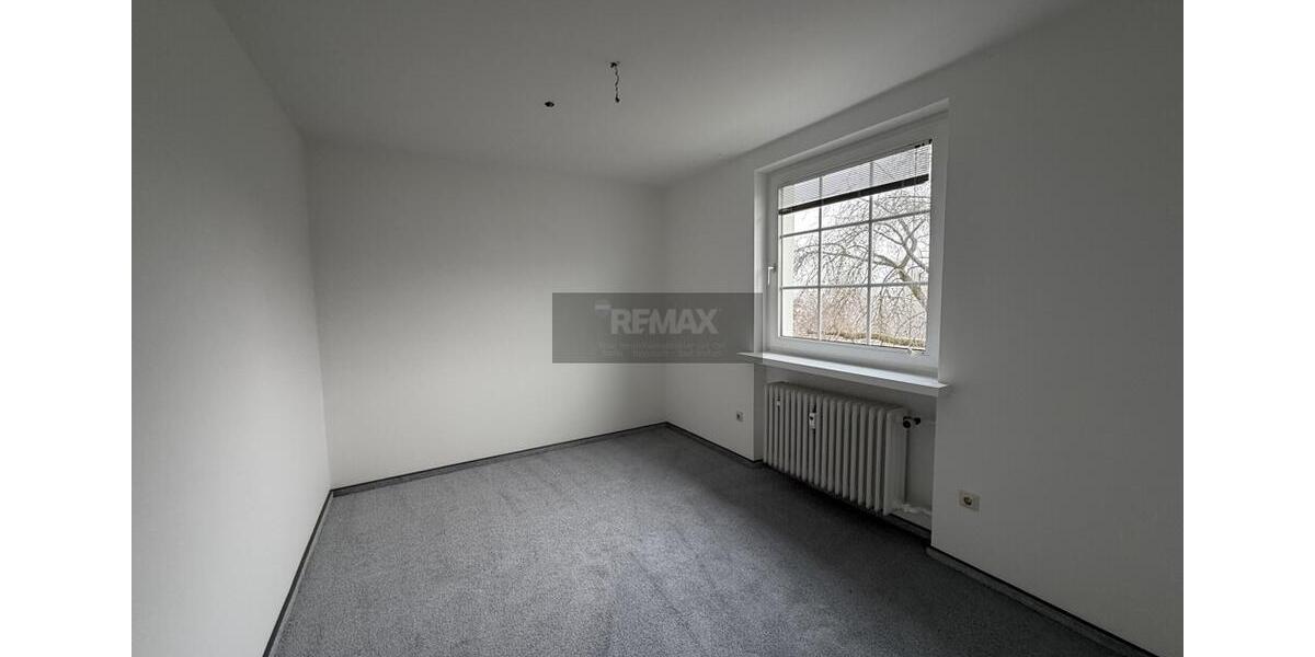Etagenwohnung Lichtenberg - 3 Zimmer, 80 m&sup2;, 600&euro; | Angebot:25160181
