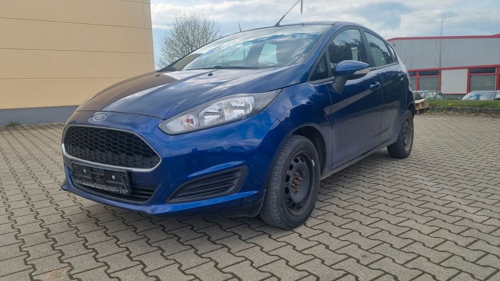 Ford Fiesta 107.042 km 4.699 &euro; Tanna 07922