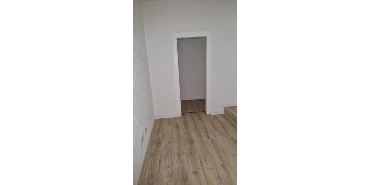 Etagenwohnung Lichtenberg - 3 Zimmer, 74 m&sup2;, 500&euro; | Angebot:25281016